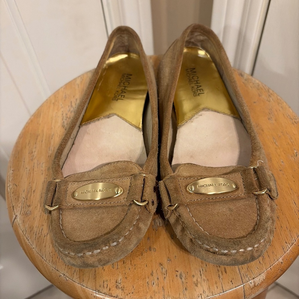Michael Kors Womens Suede Driving Loafers Tan 6M Gold Logo Hardware Leather